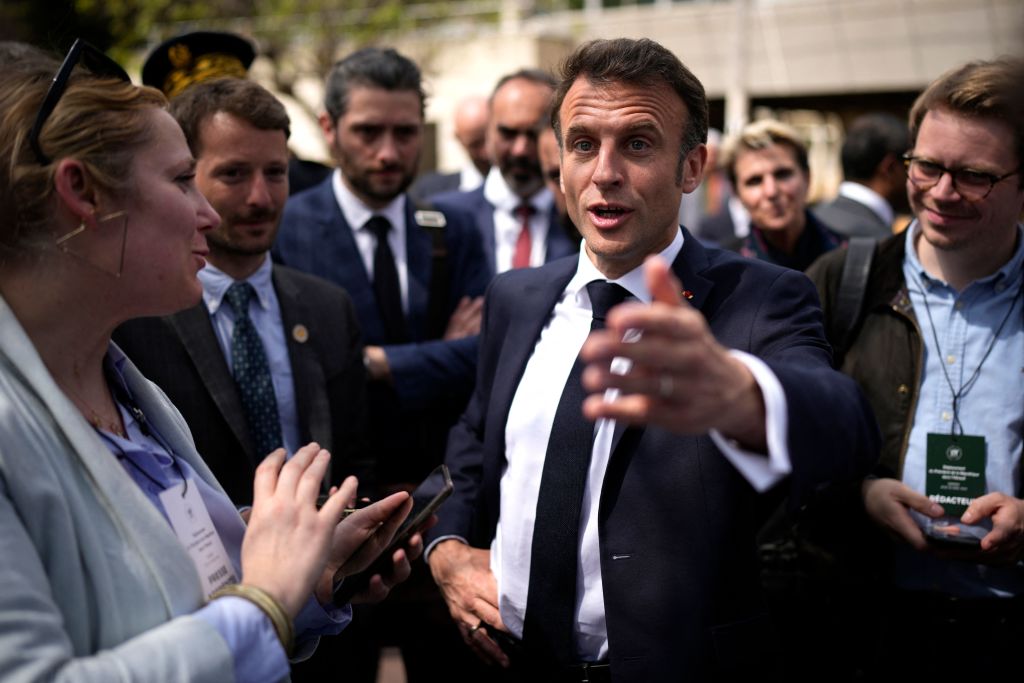 Les oppositions annoncent «le crépuscule de l&rsquo;ère Macron»
