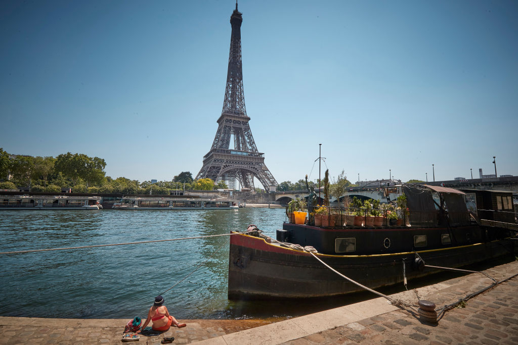 La direction de la Tour Eiffel annonce l’installation de toboggans géants pour le 1er juillet