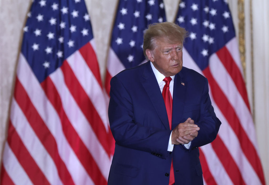 Cartes à collectionner, conférences: Trump dévoile ses sources de revenus post-présidence