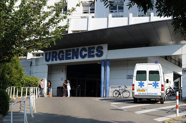 «Les patients sont en danger»: un nonagénaire décède après avoir attendu trois jours aux urgences de Grenoble