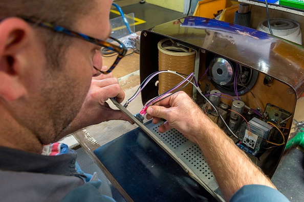 Appareils électriques: bon démarrage du bonus réparation, toujours 1,8 million de tonnes de déchets par an