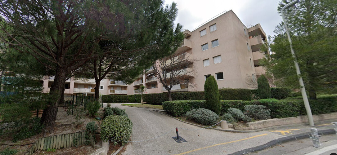 Marseille : elle saute par la fenêtre pour fuir un homme armé et ne survit pas à la chute