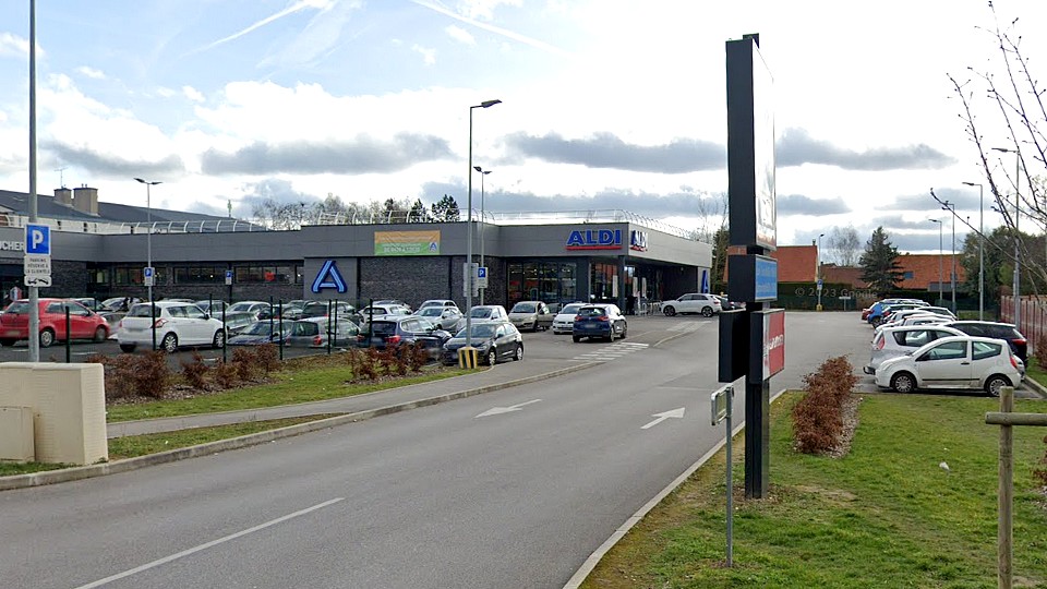Somme : face aux abus, un parking de supermarché devient payant après une certain durée