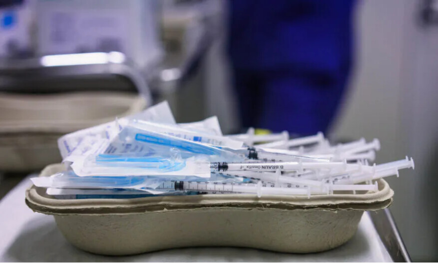 Les vaccins Covid-19 à ARN messager liés à un risque accru de saignement vaginal, selon une étude