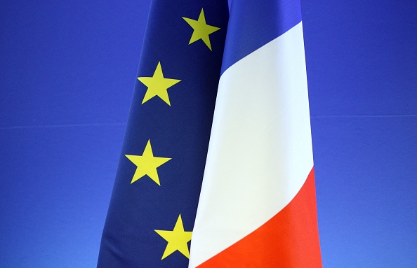 Que révèle la proposition de loi visant à apposer le drapeau de l’UE sur toutes les mairies ?