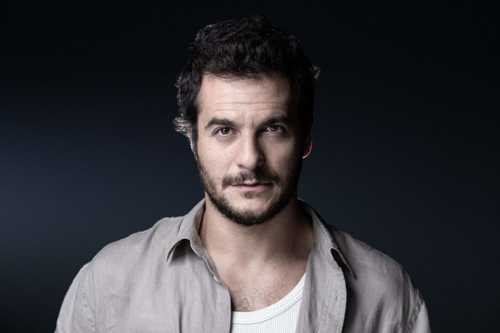 «Je me relève doucement»: Amir donne de ses nouvelles, un mois après le décès de sa mère