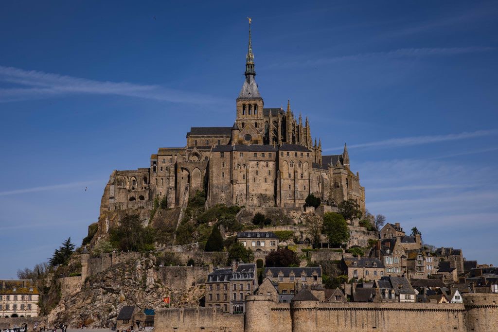 Mont-Saint-Michel: l&rsquo;abbaye fête son millénaire pour « une année exceptionnelle »
