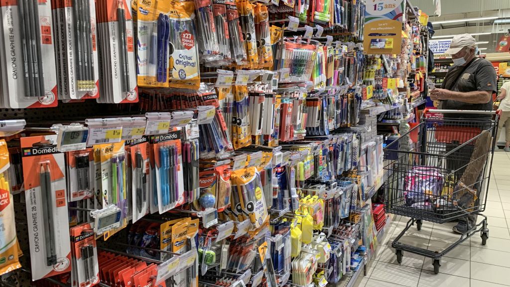 Trimestre anti-inflation: le gouvernement veut y intégrer les fournitures scolaires