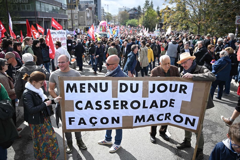 Déplacement d&rsquo;Emmanuel Macron à Saintes: menace d&rsquo;attentat et manifestation interdite