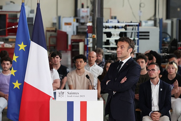 Emmanuel Macron débloque un milliard d&rsquo;euros par an pour le lycée professionnel, «une cause nationale»