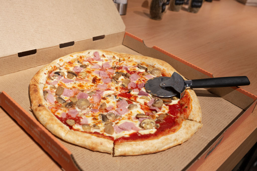 Marseille: un trentenaire grièvement blessé par balles par un faux livreur de pizza