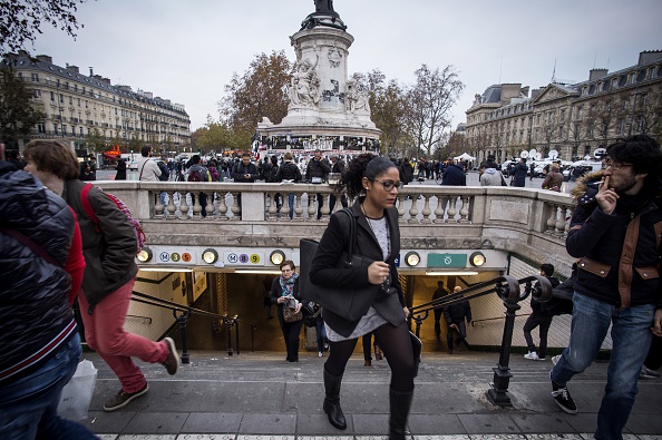 Harcèlement dans les transports: des femmes adoptent la «chemise dans le métro» pour tenter d’éviter les regards déplacés