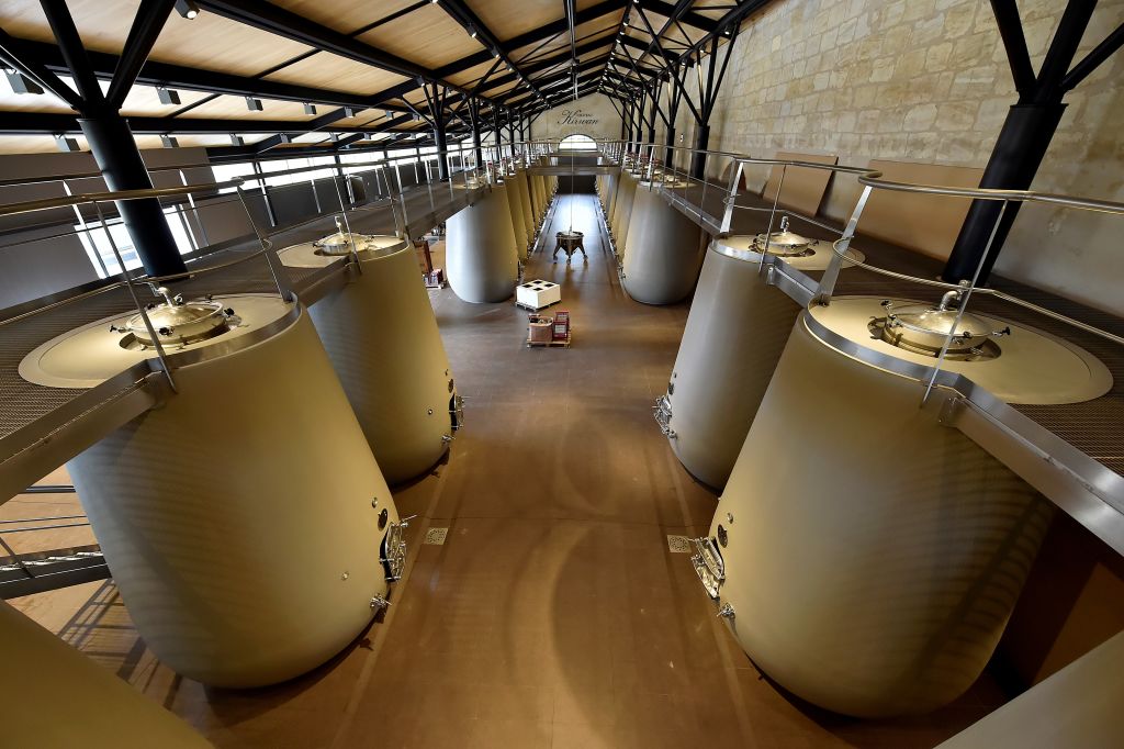 Sécheresse: face au risque incendie accru, des cuves à vin deviennent réserves d&rsquo;eau