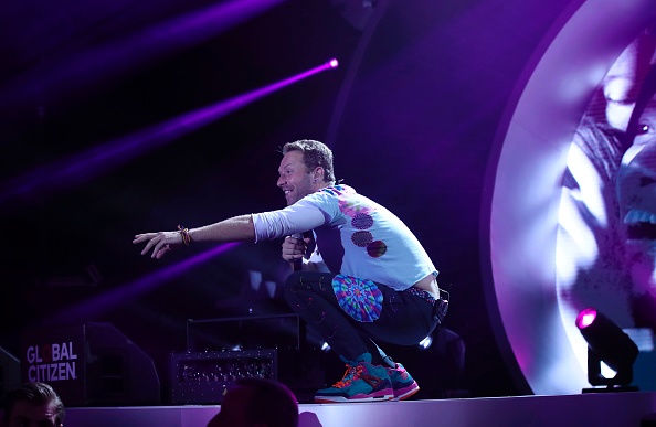 «La meilleure chose que j’ai jamais vue»: déclare Chris Martin en interrompant le concert donné par Coldplay à Barcelone