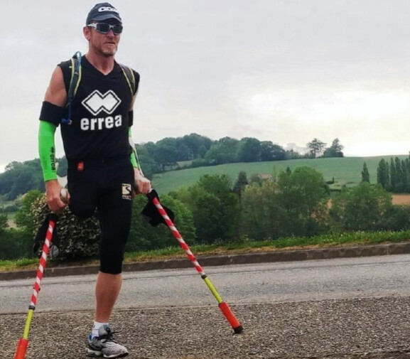 Le défi de Guy Amalfitano, athlète unijambiste: traverser la France en 100 jours, pour lutter contre le cancer