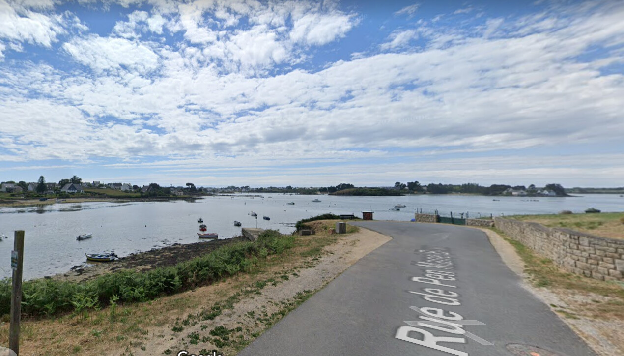 Immobilier: île privée à vendre, avec une magnifique demeure en pierre, dans le Morbihan