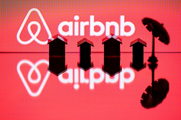 Locations saisonnières: la crise du logement est causée par la réglementation, et non par Airbnb