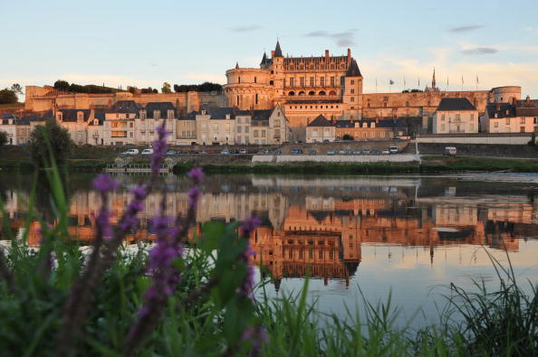 Centre-Val de Loire: lancement du premier car scolaire rétrofité homologué en Europe