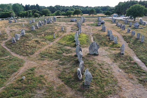 Bretagne: 39 menhirs détruits sur le site classé de Carnac, pour construire un magasin de bricolage