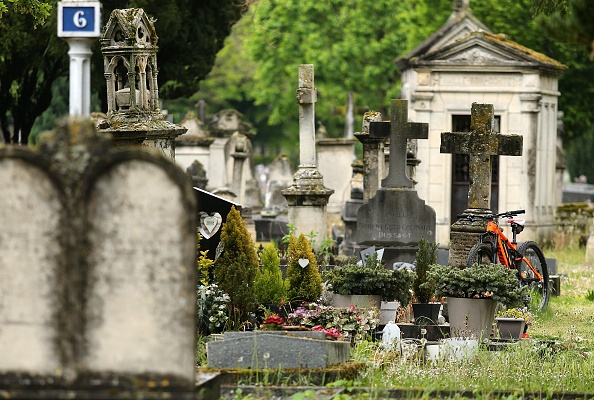 Reims: une octogénaire retrouvée morte, devant la tombe de son mari