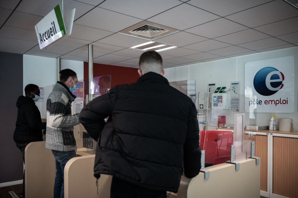 Abandon de poste: plusieurs syndicats annoncent un recours devant le Conseil d&rsquo;État