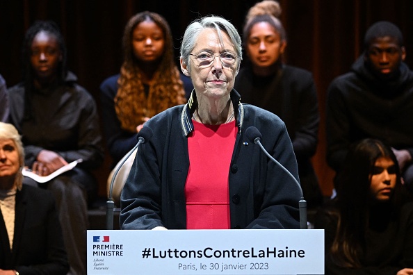 Harcèlement scolaire: Élisabeth Borne veut une réponse interministérielle d&rsquo;ici juillet