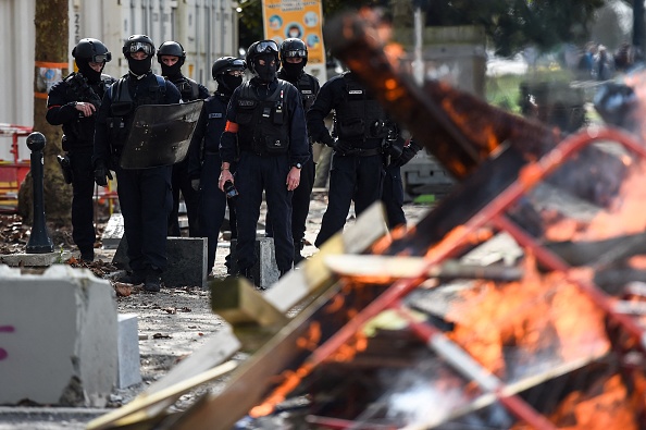 Retraites: prison avec sursis pour six hommes interpellés en marge de manifestations