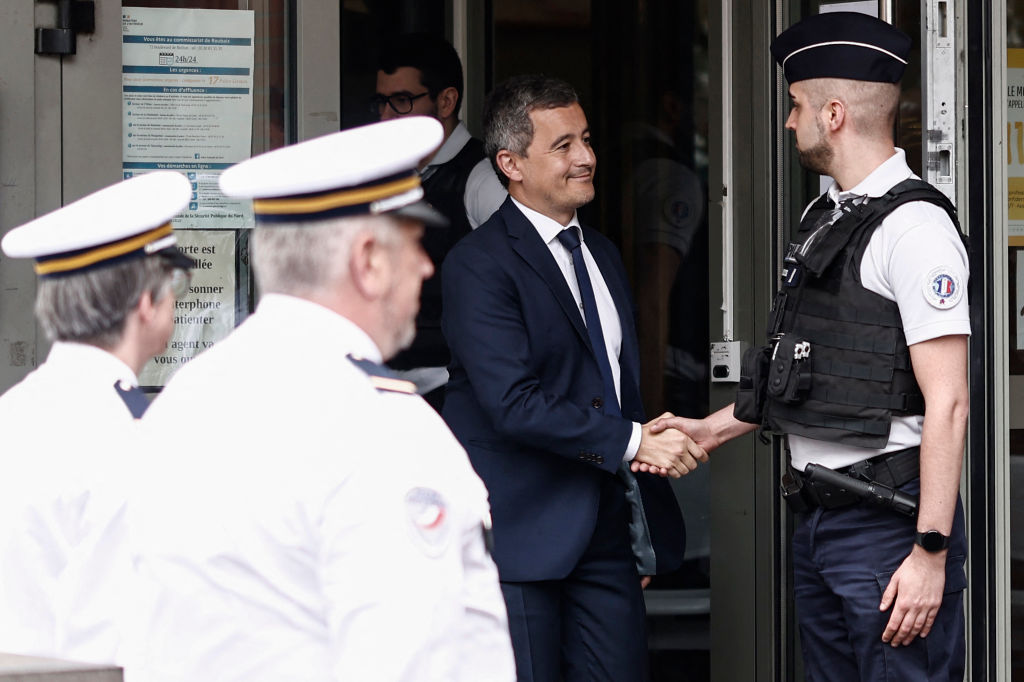 Darmanin va saisir la justice après le tweet d&rsquo;un syndicat de police justifiant la mort de Nahel