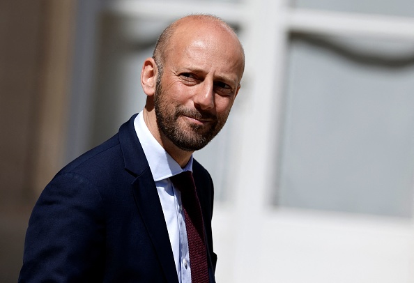 Salaires des fonctionnaires: le point d&rsquo;indice revalorisé de 1,5% et une mesure de soutien aux bas salaires