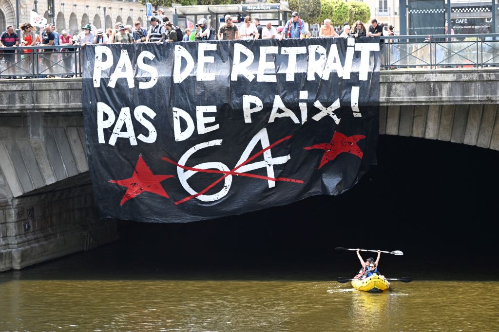 Abrogation de la retraite à 64 ans: clap de fin dans le tumulte à l&rsquo;Assemblée