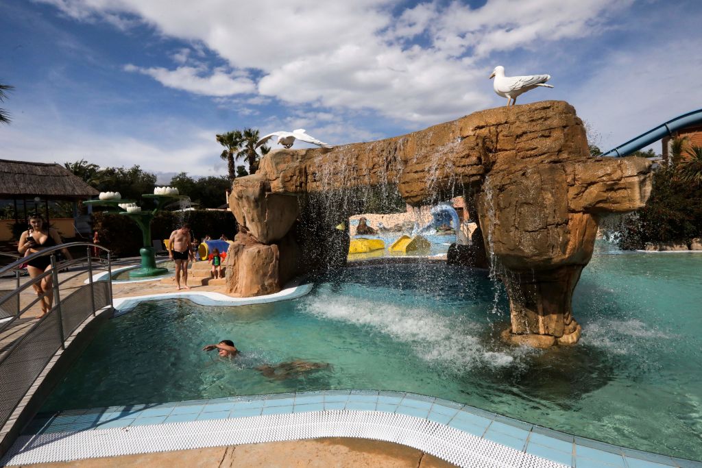 Économiser l&rsquo;eau pour remplir les piscines: le défi d&rsquo;un camping des Pyrénées-Orientales