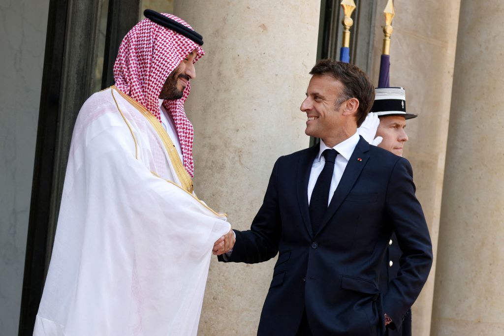 Emmanuel Macron et le saoudien «MBS» demandent de «mettre rapidement un terme à la vacance politique» au Liban