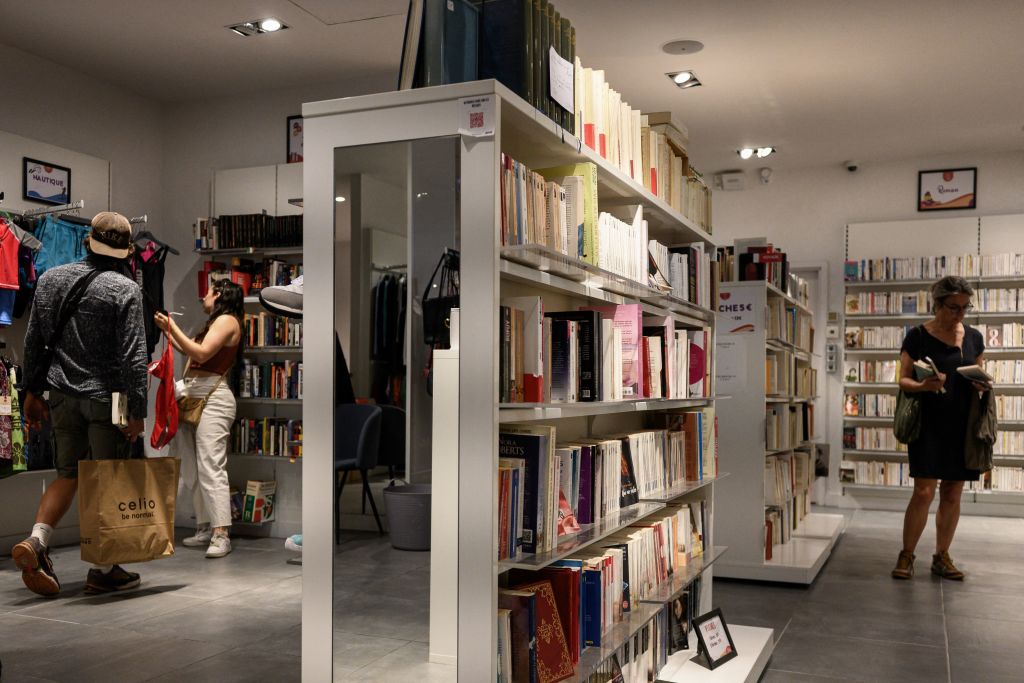 À Bordeaux, le parcours du combattant d&rsquo;un «Ikea» du réemploi