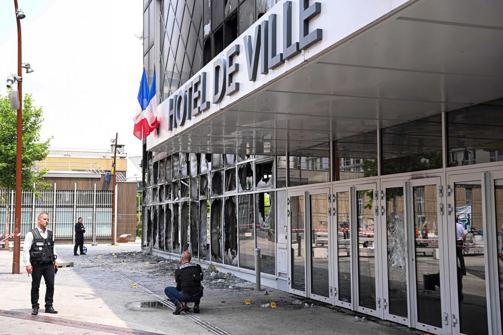 Qui est le policier mis en examen pour homicide volontaire sur le jeune Nahel à Nanterre?