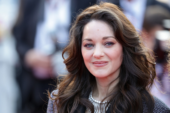 Pour Marion Cotillard, la vraie violence vient de la police, du gouvernement et du capitalisme, non des activistes des Soulèvements de la Terre