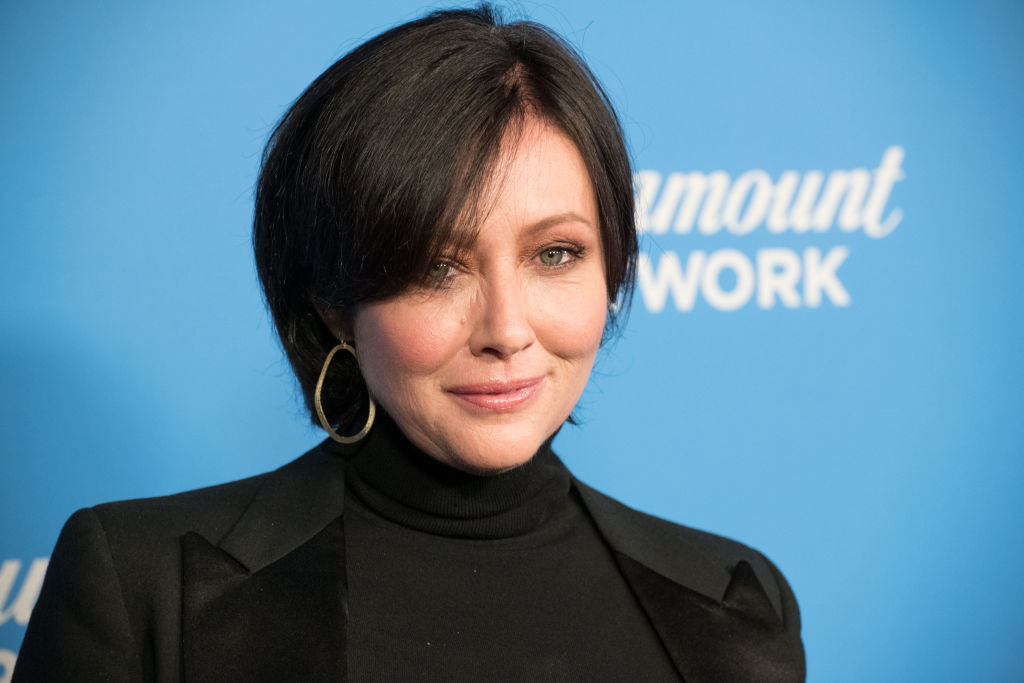 «Voici à quoi peut ressembler le cancer»: Shannen Doherty partage une vidéo bouleversante de sa première séance de radiothérapie