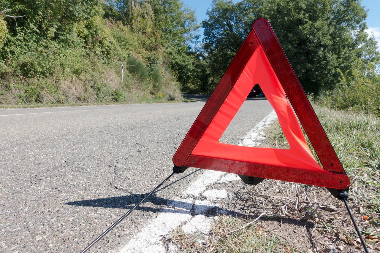 Val-d&rsquo;Oise: un jeune homme de 19 ans mortellement percuté alors qu&rsquo;il installait son triangle de signalisation