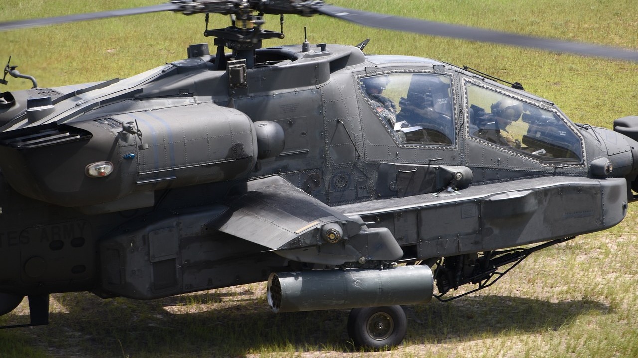 Un hélicoptère de l&rsquo;armée de terre sème la panique au-dessus d&rsquo;un marché dans les Hauts-de-Seine