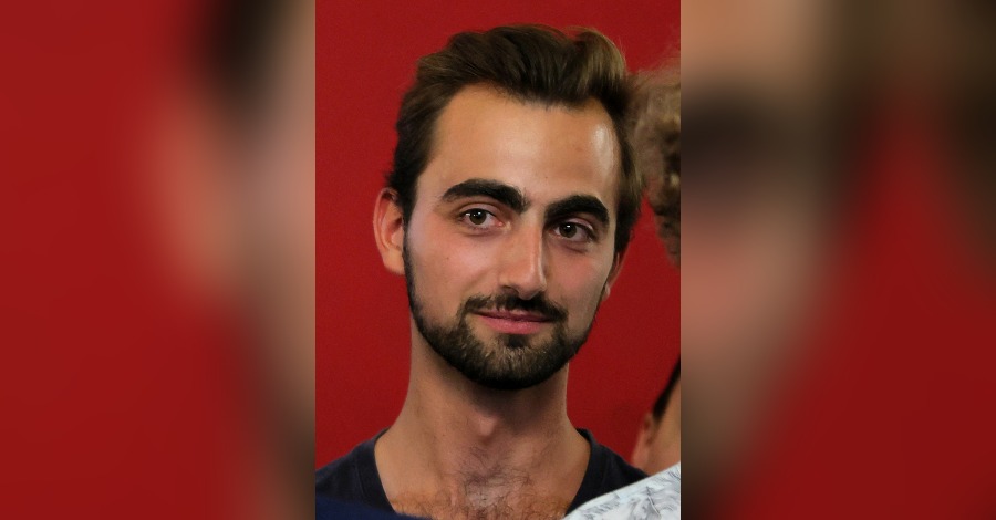 Henri, le « héros au sac à dos », poursuit son tour de France des cathédrales