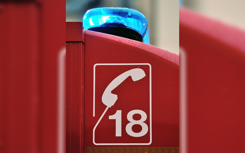 Haute-Loire: après une sortie de route spectaculaire, un camion termine sa course dans un étang