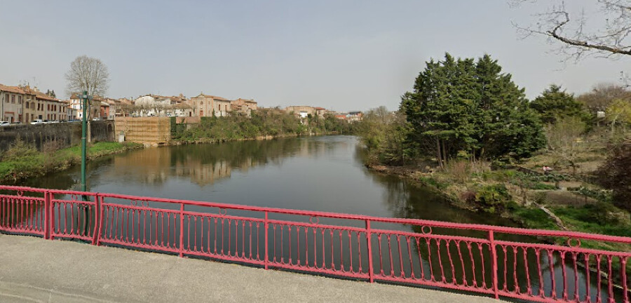 Un adolescent trouve un fusil de chasse et se tire une balle dans le pied par accident