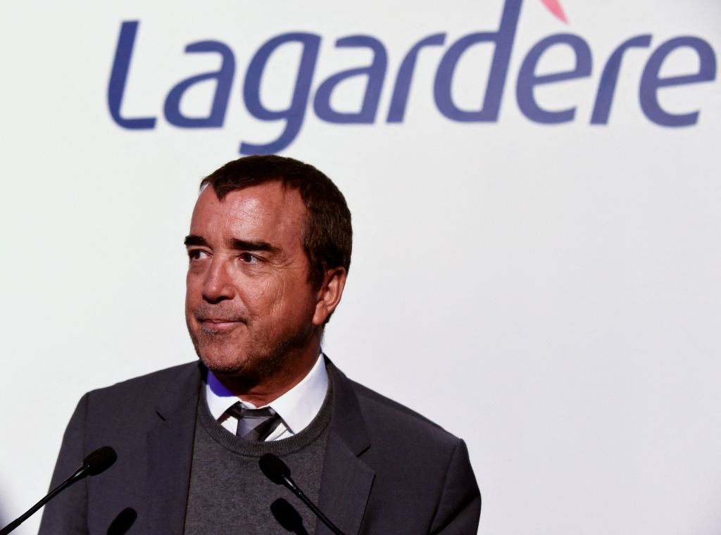 JDD: ceux qui ne veulent pas rester pourront partir moyennant indemnités, propose Arnaud Lagardère