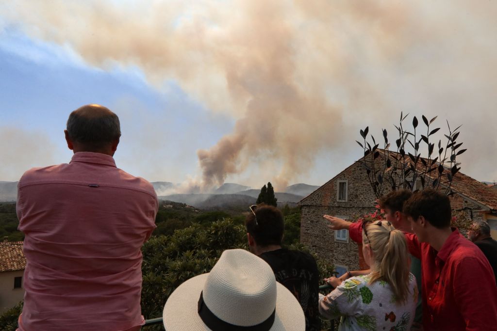 Incendies: des feux mieux maîtrisés dans le Sud-Est de la France, la stratégie du «frapper vite et fort!» est efficace
