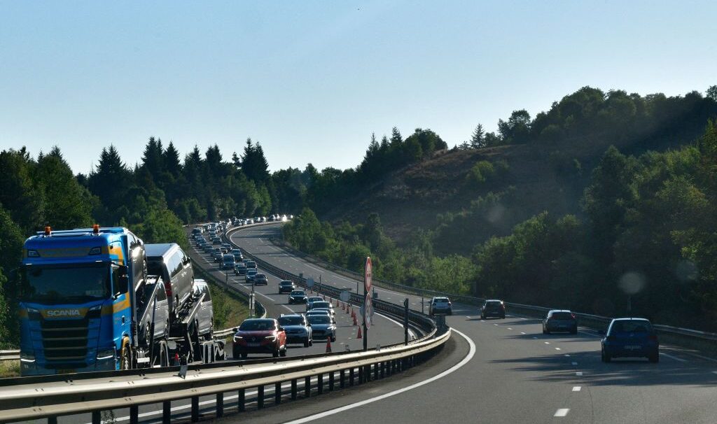 Bison Futé voit rouge samedi sur les principaux axes des départs en vacances