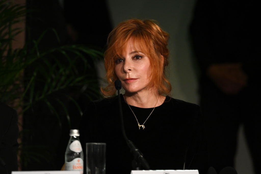 «Immense tristesse» de Mylène Farmer, qui cherche de nouvelles dates au Stade de France