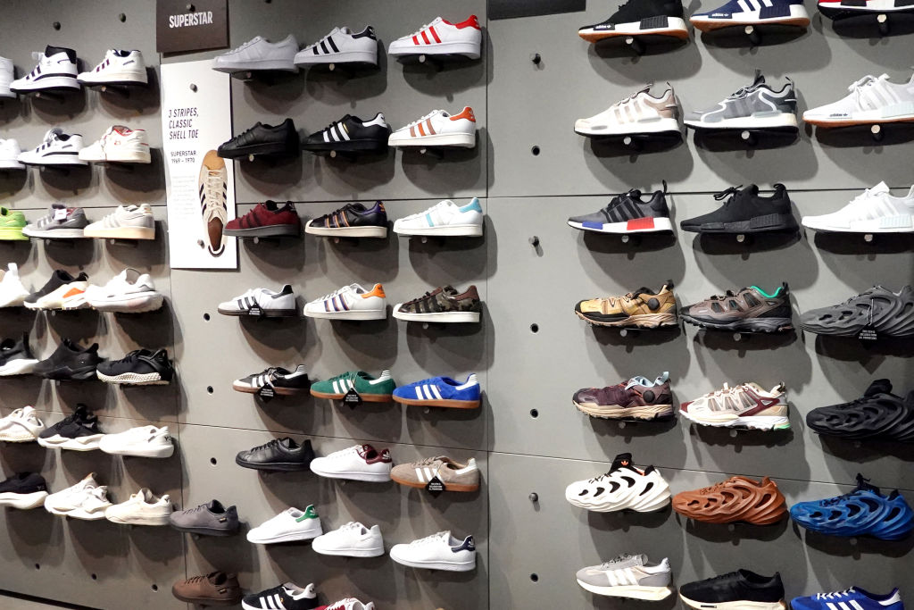 Les baskets Yeezy d&rsquo;Adidas à nouveau en vente, au profit d&rsquo;ONG contre l&rsquo;antisémitisme