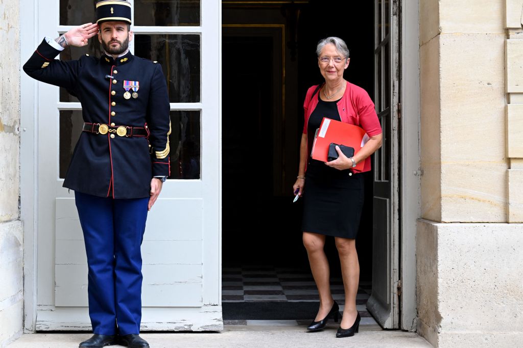 Élisabeth Borne reçoit syndicats et patronat à Matignon mercredi pour définir un agenda social