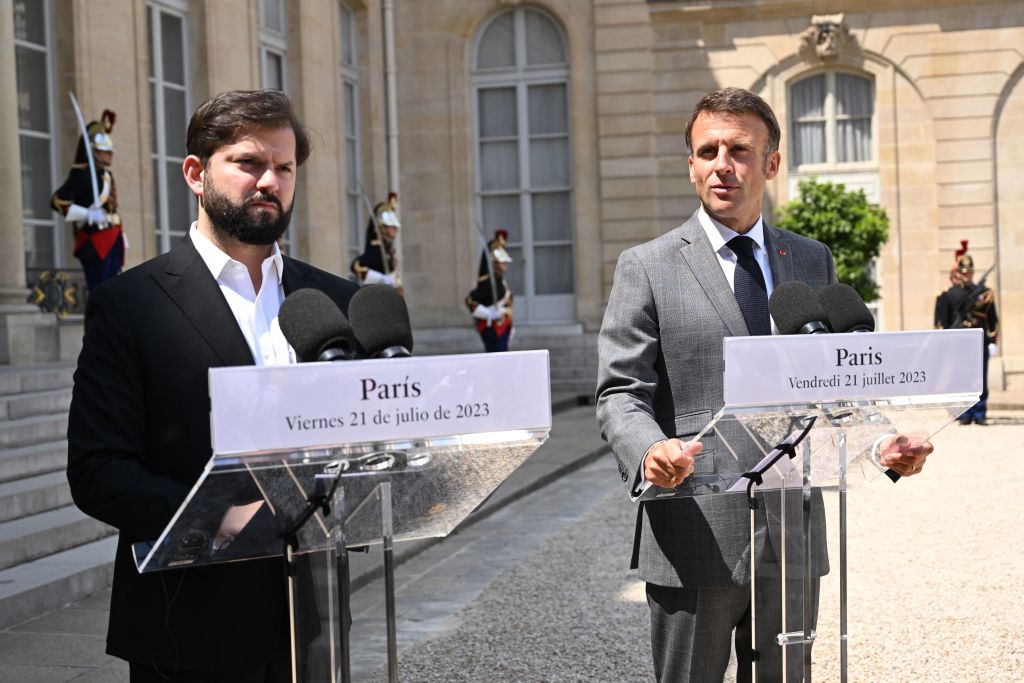 Exilés du Chili en France, le président chilien Gabriel Boric leur demande «pardon»
