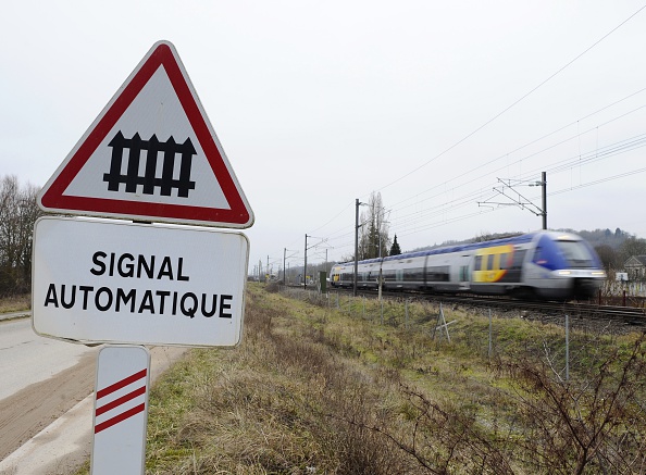 Gironde: violente collision entre un train et une voiture, sur un passage à niveau à Podensac