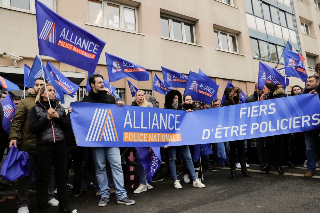 Un syndicat de police sort une chanson pour réunir des fonds pour les policiers blessés